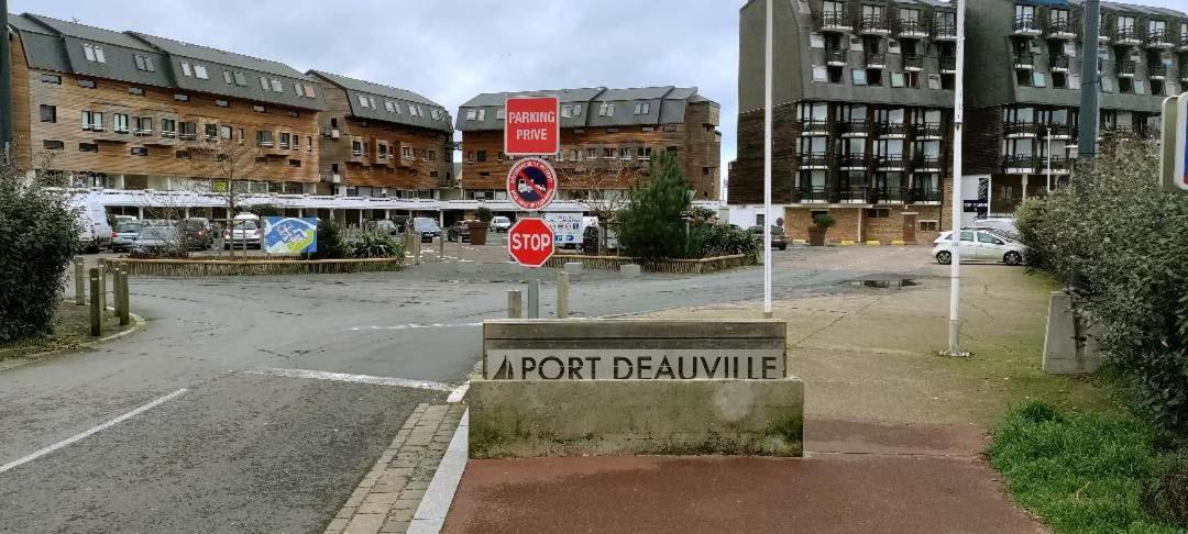 Apartament Le Loft-Boat Deauville Zewnętrze zdjęcie